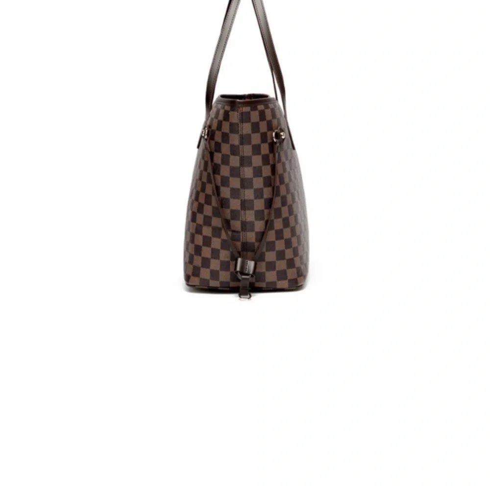 Checkered tote bag